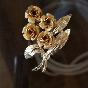 Rose vintage gold pin / broach